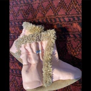 Robeez Boots Pink with shearling lining Size 18-24 months